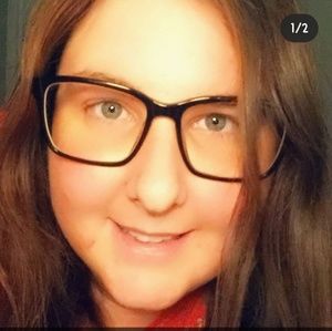 Meet your Posher, Becca